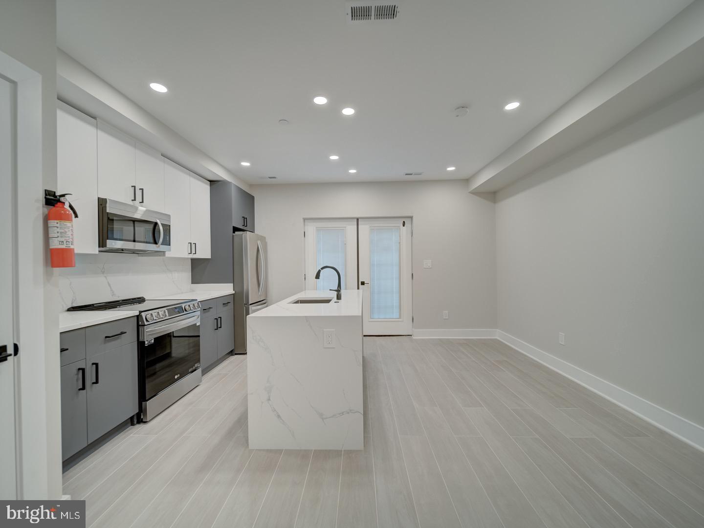 1004 18th Street Northeast, Unit 2 Washington, DC 20002 - Photo 6 of 27