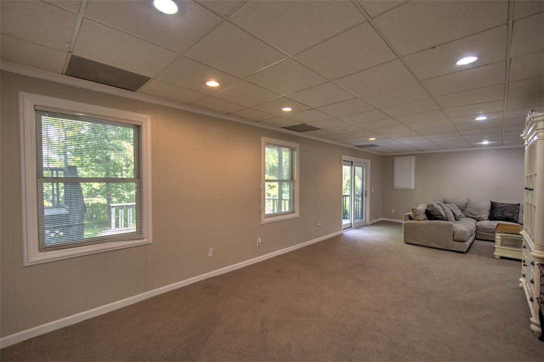 2710 South Forrest Green Drive Decatur, IL 62521 - Photo 33 of 41 Gallery Image 33