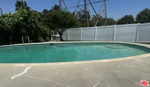 $1,199,000 | 3806 Carmona Avenue, Los Angeles, CA 90008