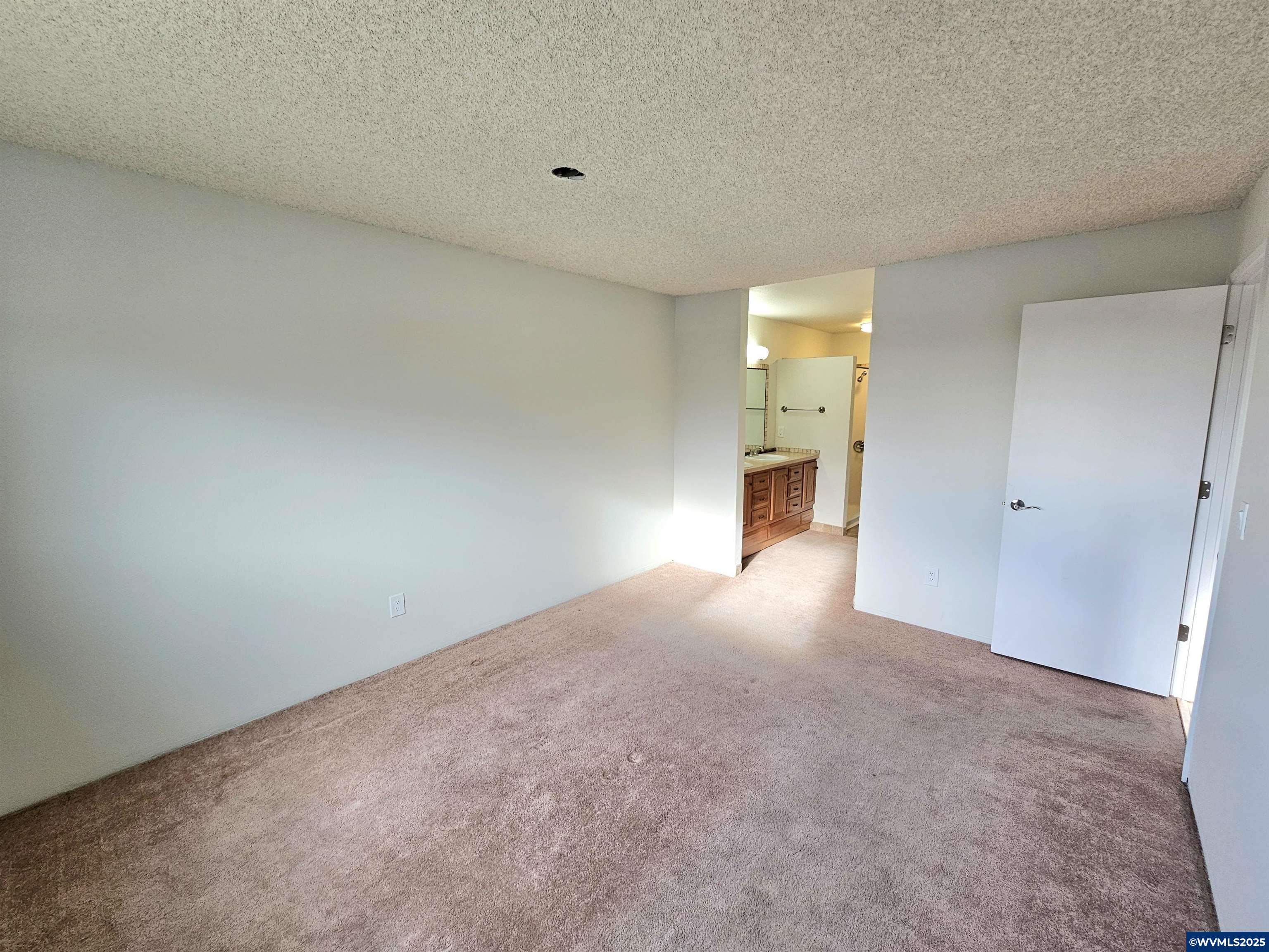 950 Evergreen Road, Unit 207 Woodburn, OR 97071 - Photo 7 of 33