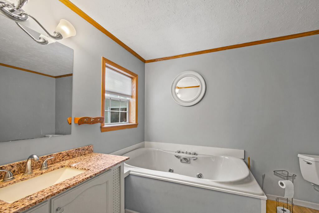 87 Bog Road Albion, ME 04910 - Photo 14 of 30 Primary en suite