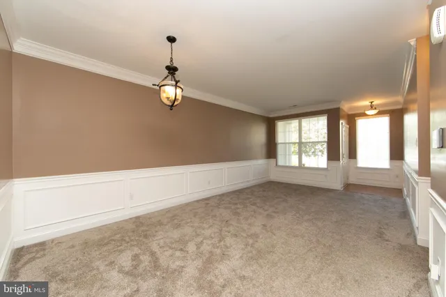 a view of empty room with window