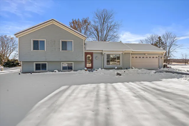 $389,900 | 8005 Thistle Court, Waterford, WI 53185