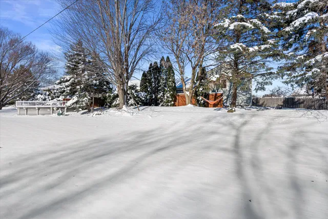 $389,900 | 8005 Thistle Court, Waterford, WI 53185