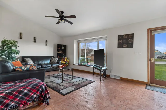 $389,900 | 8005 Thistle Court, Waterford, WI 53185