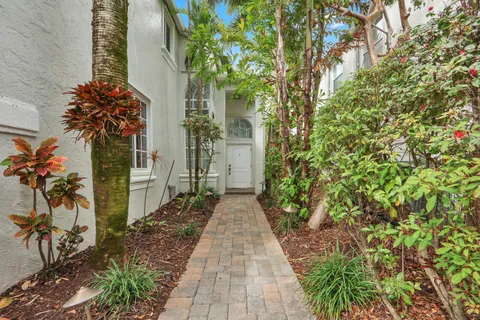 $899,900 | 2063 Cezanne Road, West Palm Beach, FL 33409