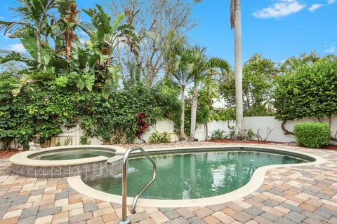 $899,900 | 2063 Cezanne Road, West Palm Beach, FL 33409