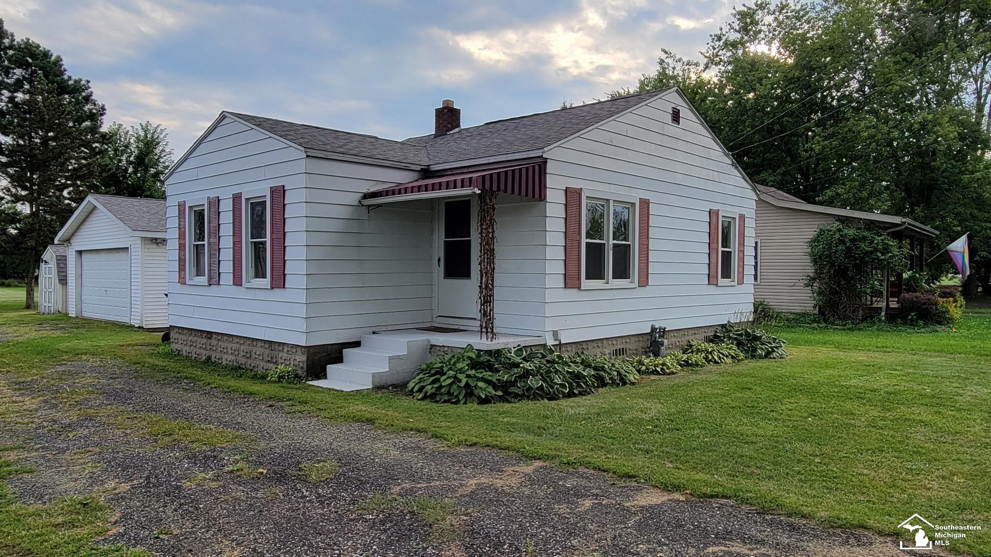 2363 Stewart Road Monroe, MI 48162 - Photo 2 of 15