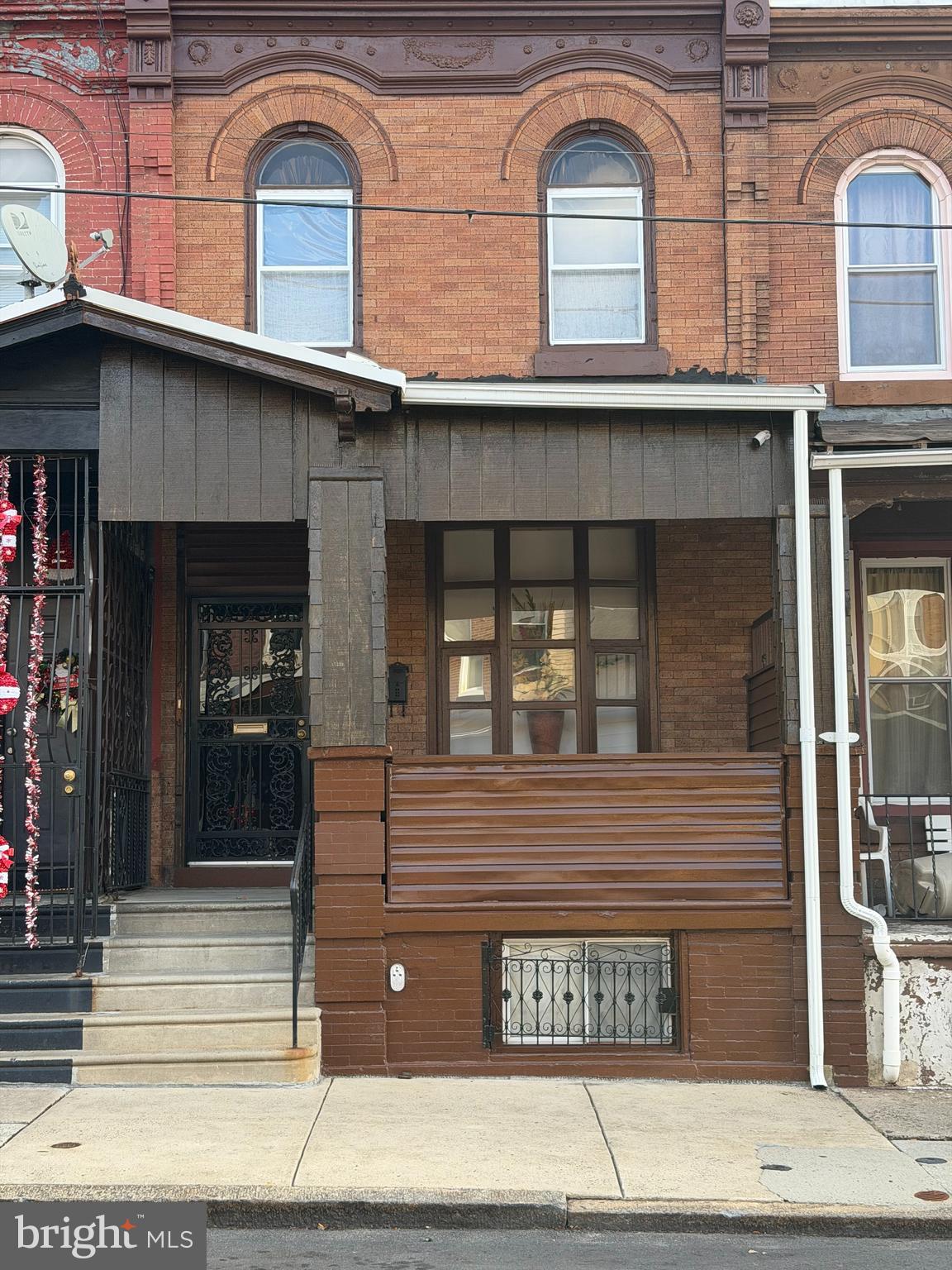 3141 North 7th Street Philadelphia, PA 19133 - Photo 2 of 15 a front view of a house