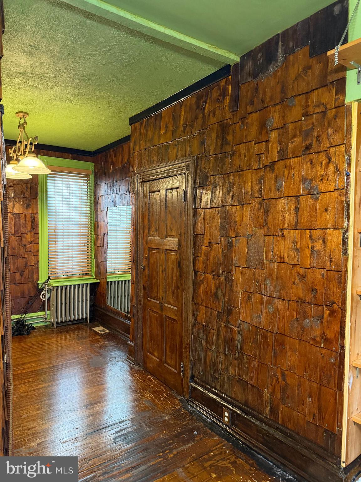 3141 North 7th Street Philadelphia, PA 19133 - Photo 10 of 15 a view of a bathroom with wooden floor
