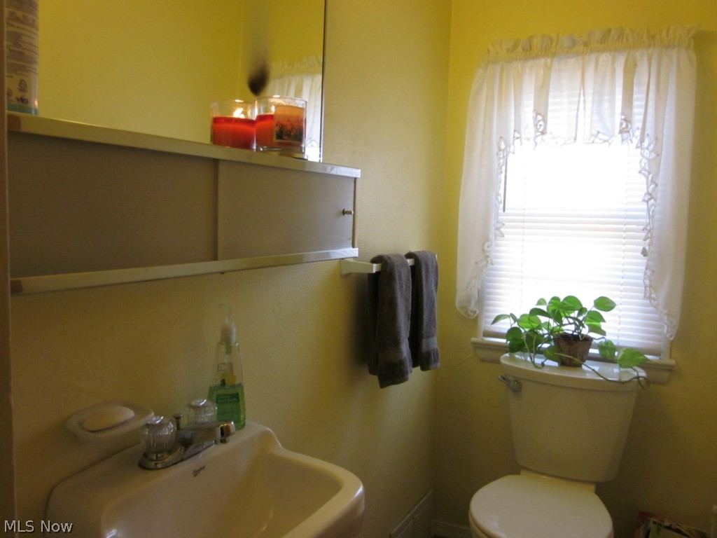 169 Meriden Road Painesville, OH 44077 - Photo 12 of 17 Gallery Image 12