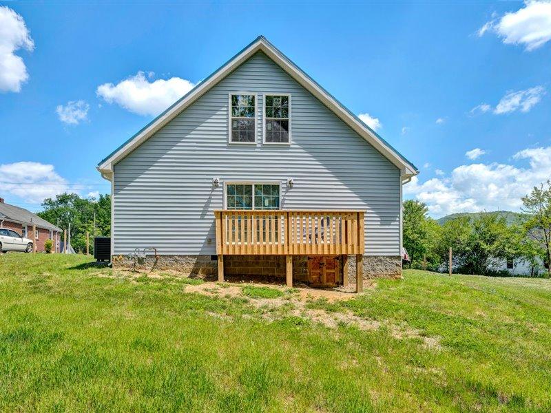615 Newbern Road Pulaski, VA 24301 - Photo 22 of 25 22-DSC00064