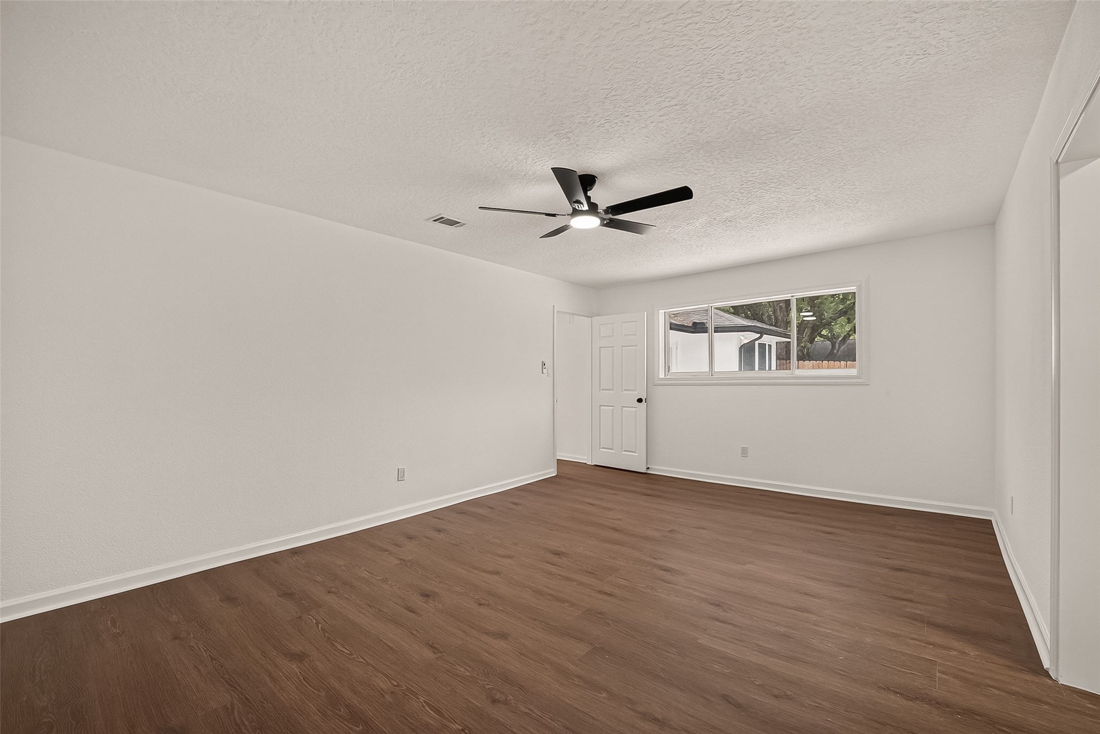 16303 Townes Road Friendswood, TX 77546 - Photo 32 of 44 Gallery Image 32