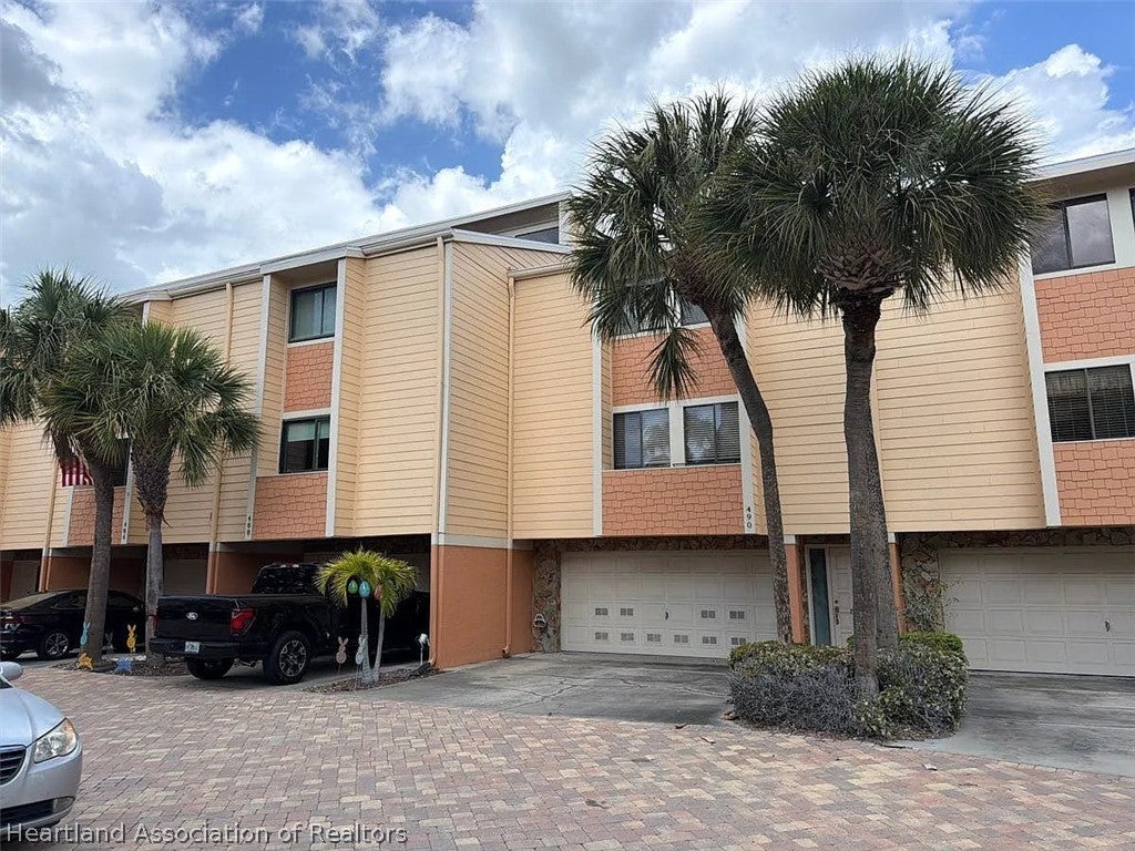490 Sandy Hook Road St. Petersburg, FL 33706 - Photo 2 of 5 Gallery Image 2