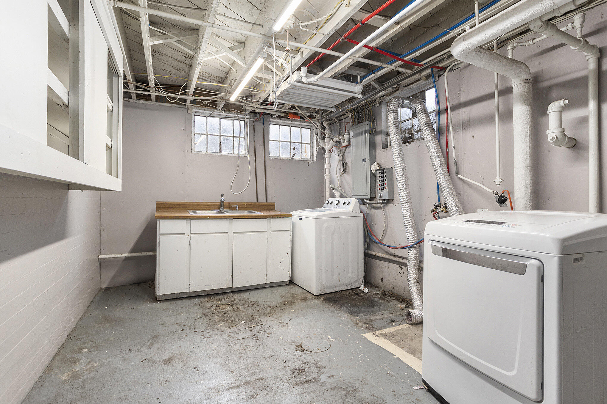 91 Sherman Road Battle Creek, MI 49017 - Photo 23 of 38 Laundry