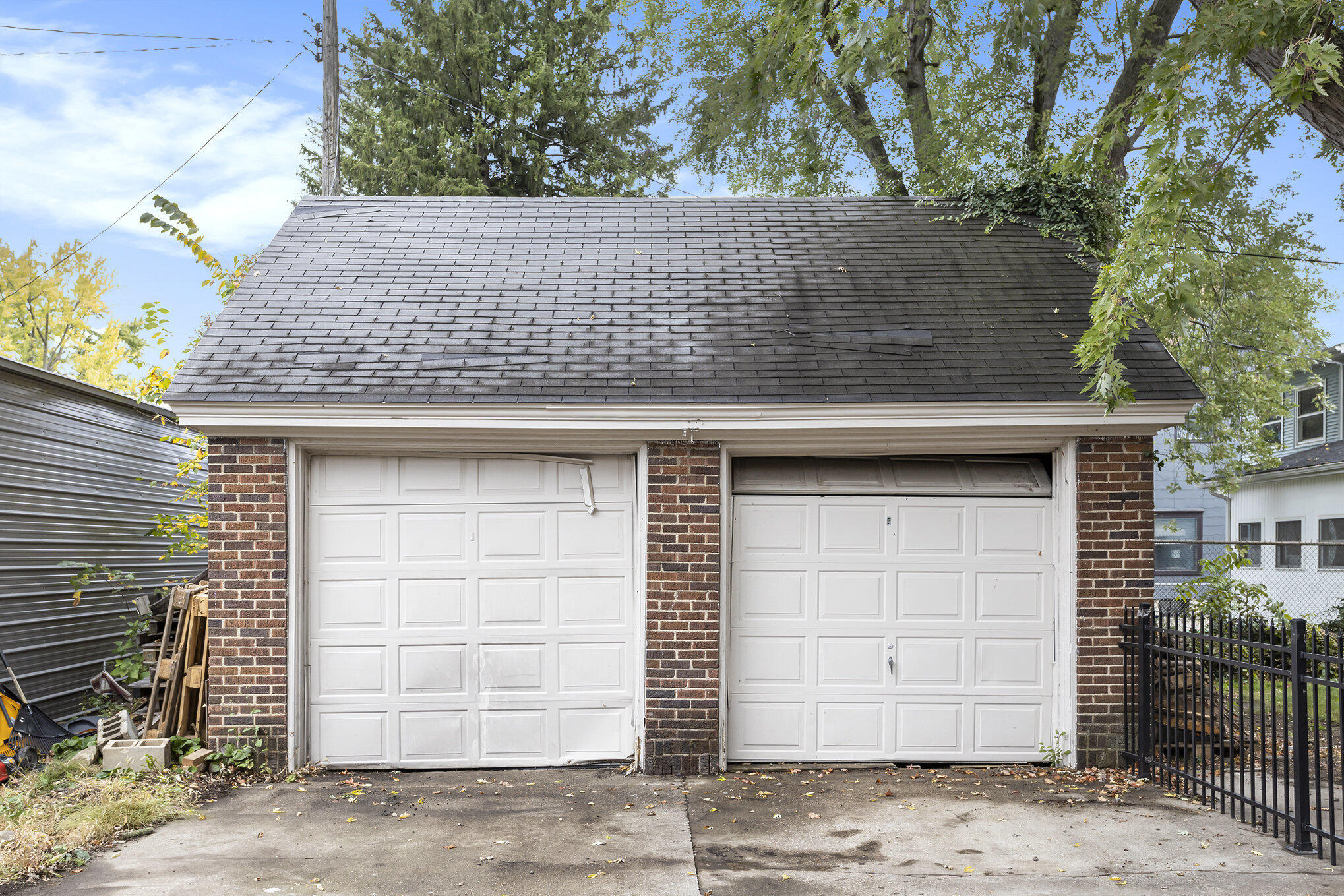91 Sherman Road Battle Creek, MI 49017 - Photo 34 of 38 Garage