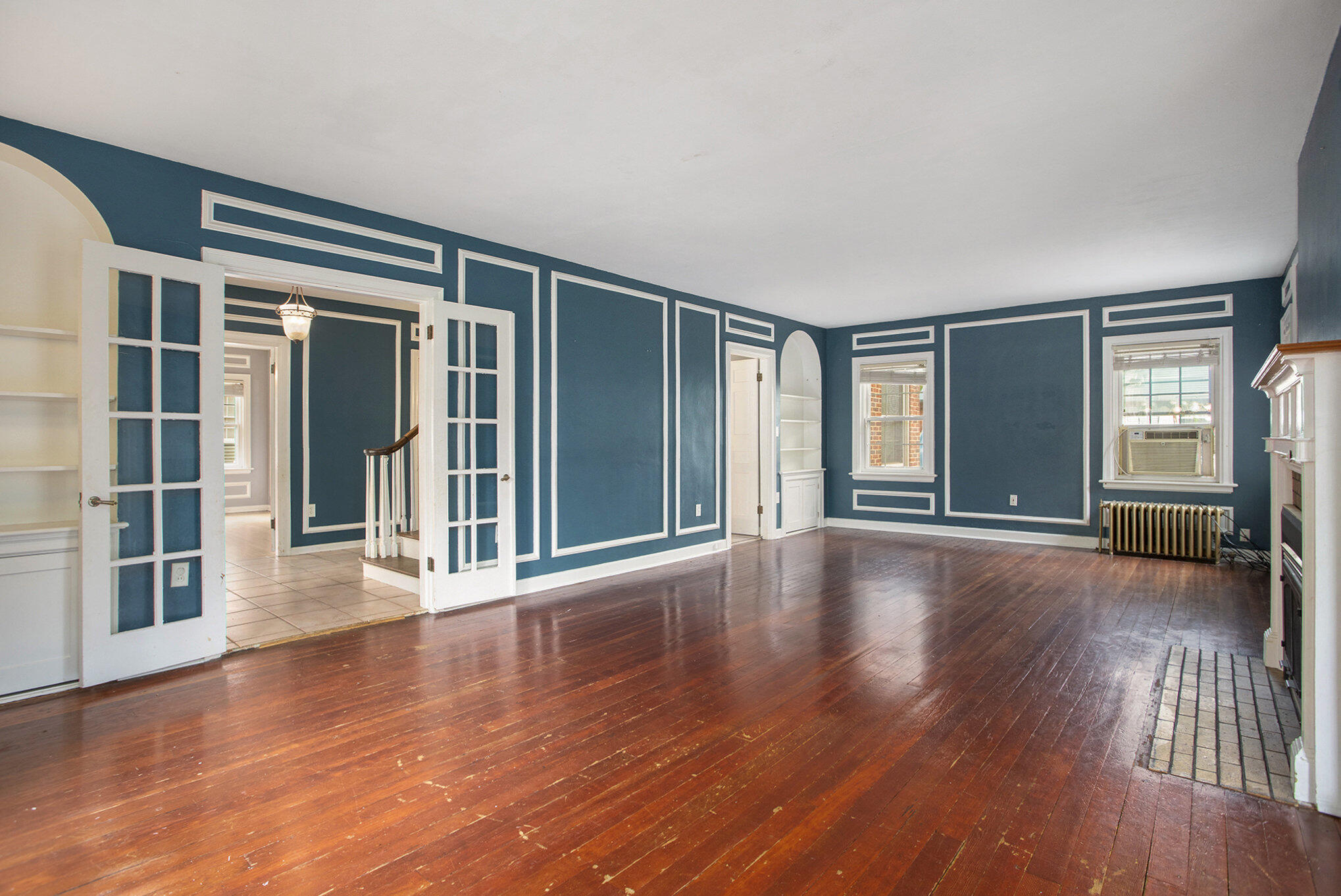 91 Sherman Road Battle Creek, MI 49017 - Photo 5 of 38 Living Room