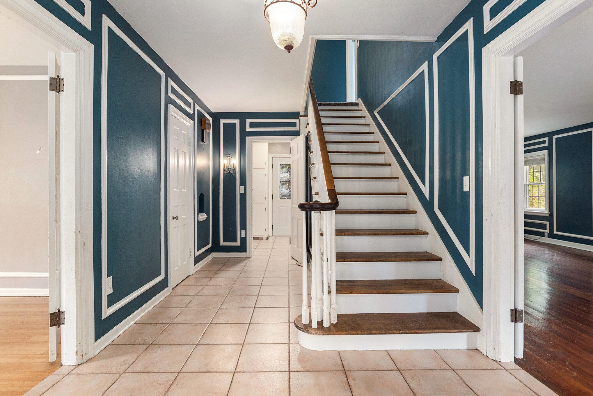 91 Sherman Road Battle Creek, MI 49017 - Photo 7 of 38 Foyer