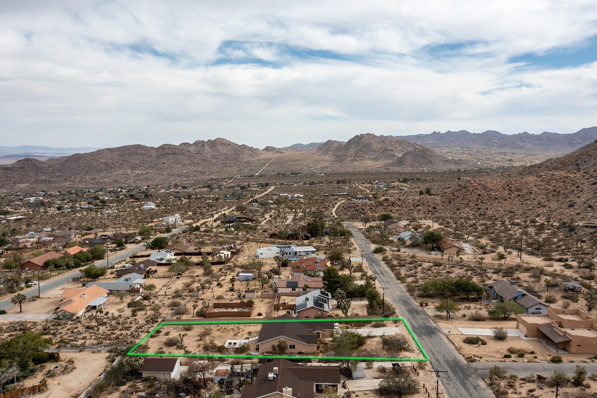 61148 Prescott Trail Joshua Tree, CA 92252 - Photo 42 of 51 an aerial view of residential house with green space