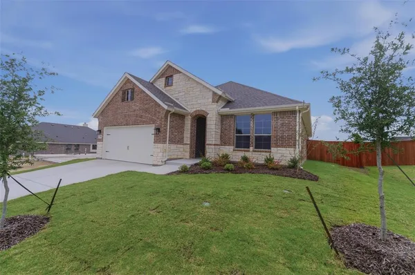 $384,900 | 2304 Shamrock Lane, Weatherford, TX 76087