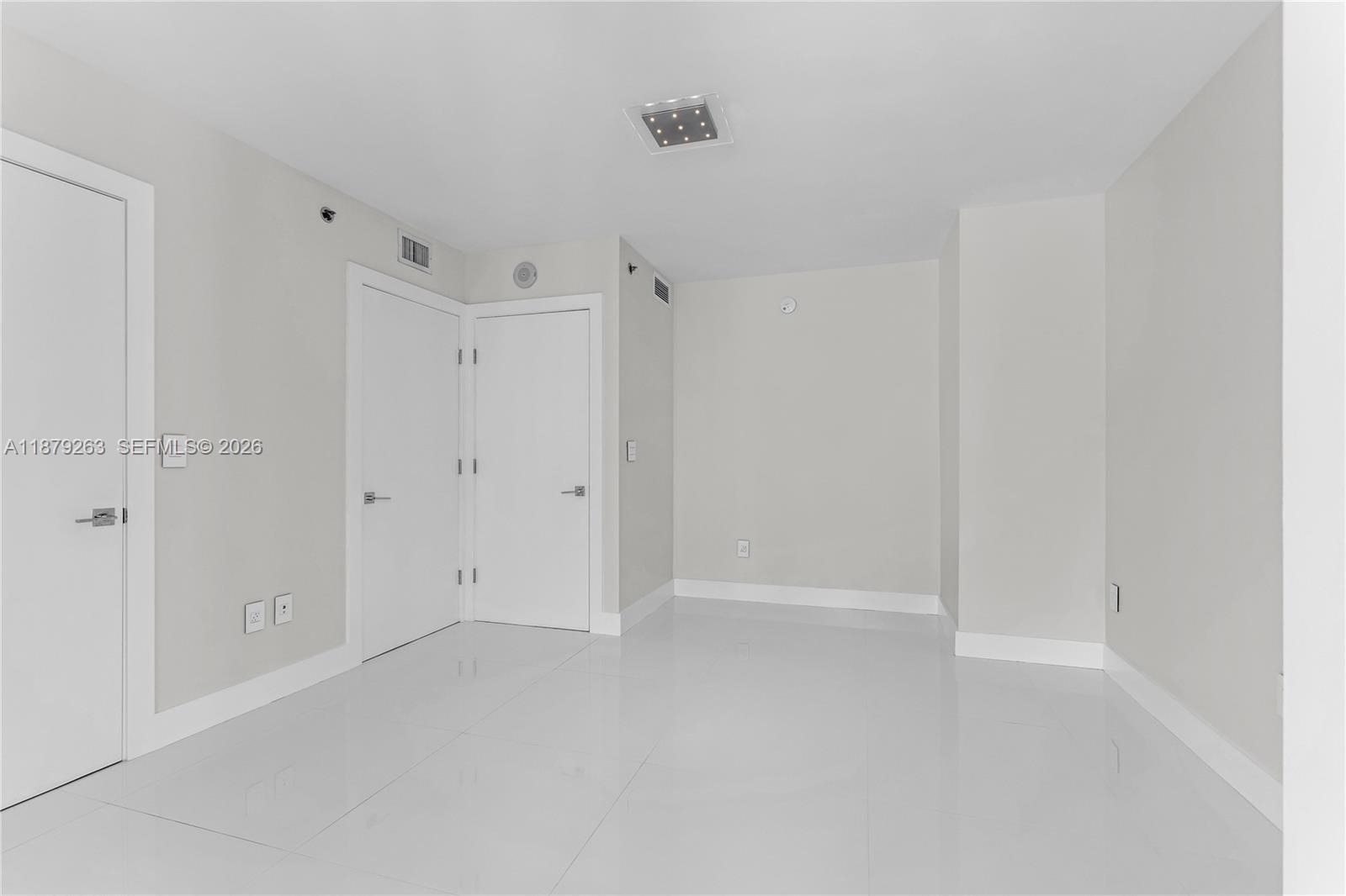 50 Biscayne Boulevard, Unit 3601 Miami, FL 33132 - Photo 24 of 83 a view of room