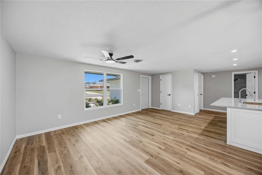 386 Cabana Road Venice, FL 34293 - Photo 19 of 56