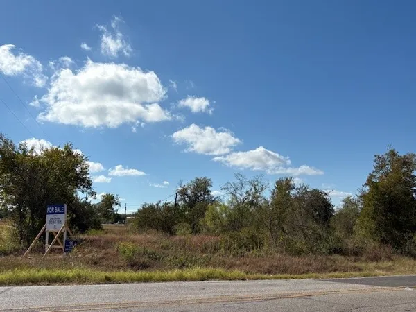 $900,000 | 183 South Hwy Luling Tx 78644 Highway, Lockhart, TX 78644