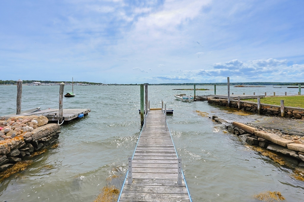 2037 Main Road Westport, MA 02791 - Photo 4 of 42