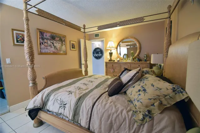 $279,000 | 9301 Southwest 4th Street, Unit 114E, Miami, FL 33174