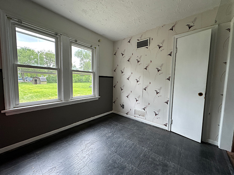 1N100 Harriet Street Carol Stream, IL 60188 - Photo 5 of 22 Gallery Image 5