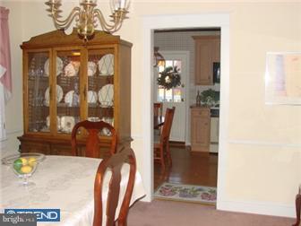 47 Wayne Avenue Springfield, PA 19064 - Photo 8 of 12 Dining Room