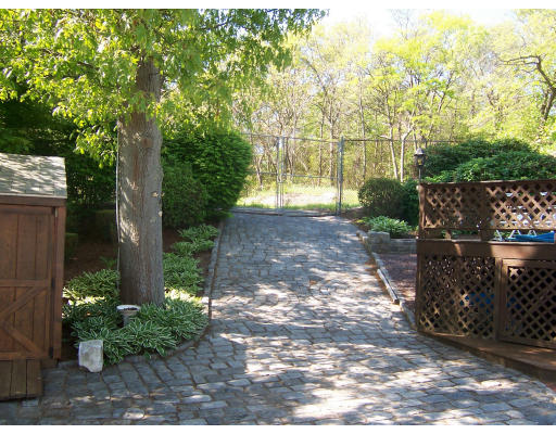 65 Viden Road Quincy, MA 02169 - Photo 7 of 15 Gallery Image 7