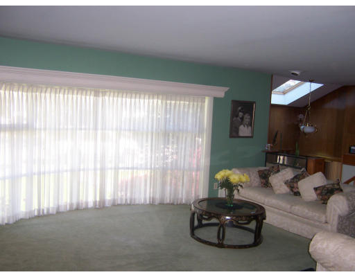 65 Viden Road Quincy, MA 02169 - Photo 8 of 15 Gallery Image 8