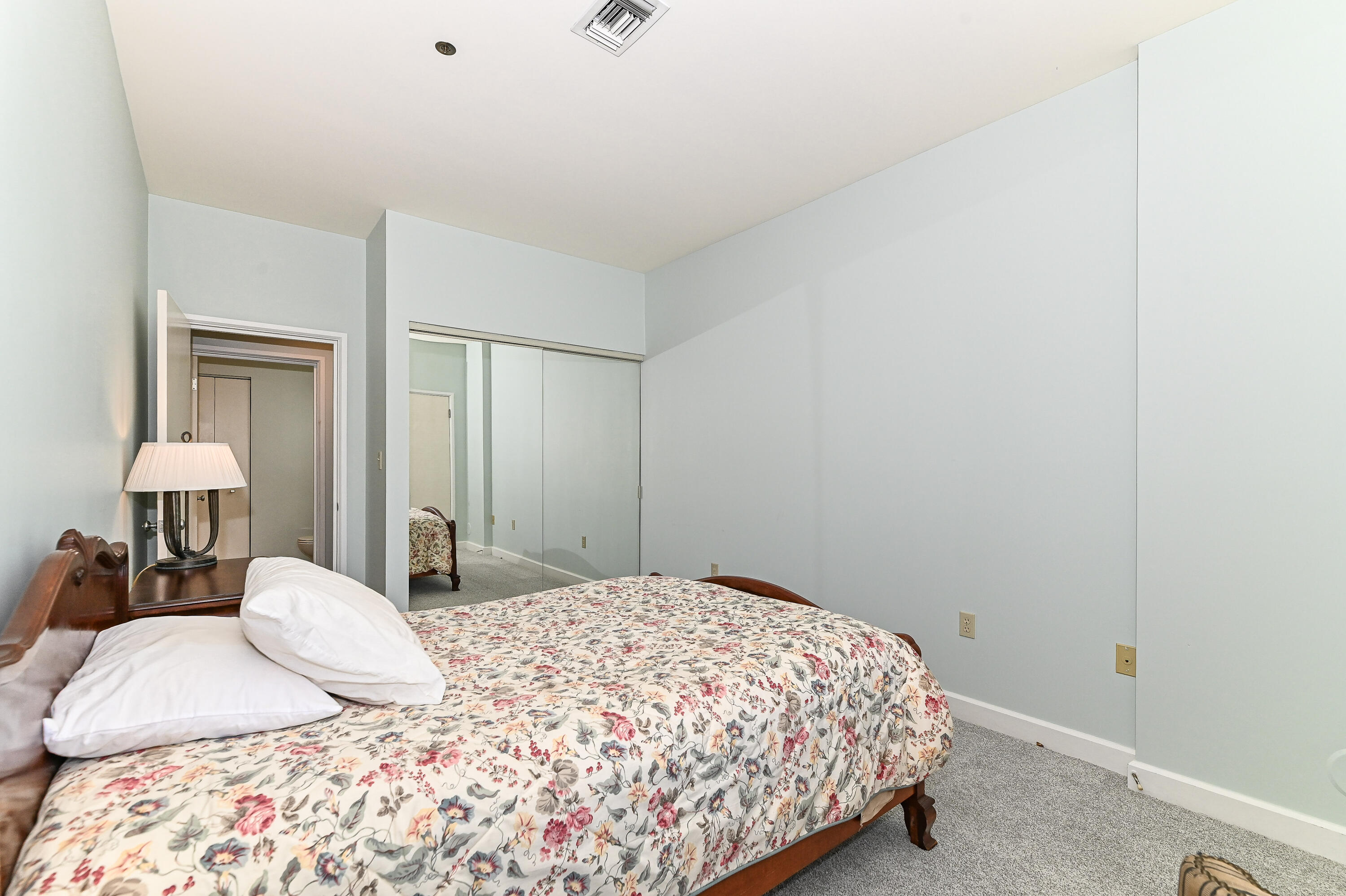 35 Harborview Drive, Unit 112 Racine, WI 53403 - Photo 18 of 36 Harborview-35