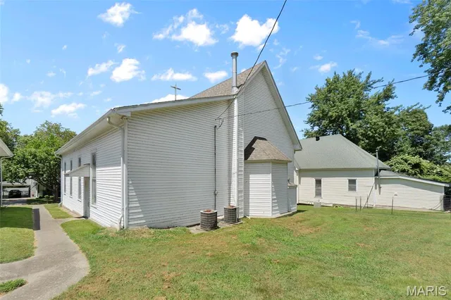 $179,000 | 718 4th Street East, Scott City, MO 63780