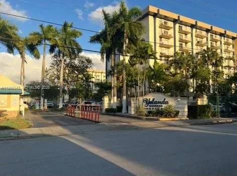 $180,000 | 4550 Northwest 9th Street, Unit 114E, Miami, FL 33126
