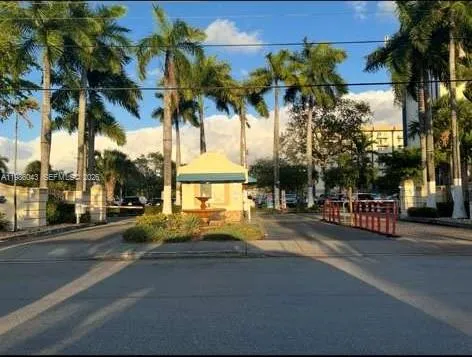 $180,000 | 4550 Northwest 9th Street, Unit 114E, Miami, FL 33126