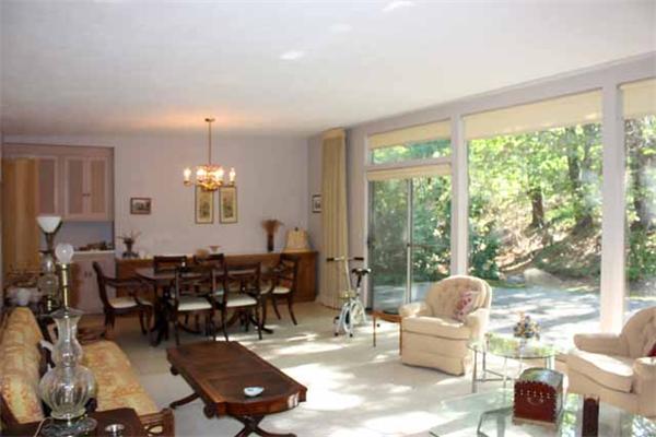 3 Meadowbrook Road Worcester, MA 01609 - Photo 3 of 19 Gallery Image 3