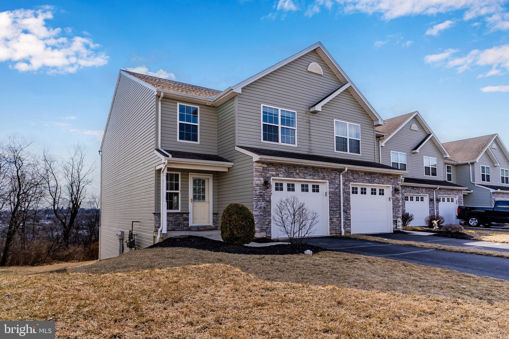 314 Briar Ridge Circle Enola, PA 17025 - Photo 2 of 32 Gallery Image 2