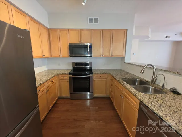 $1,599 | 1315 East Boulevard, Unit 404, Charlotte, NC 28203