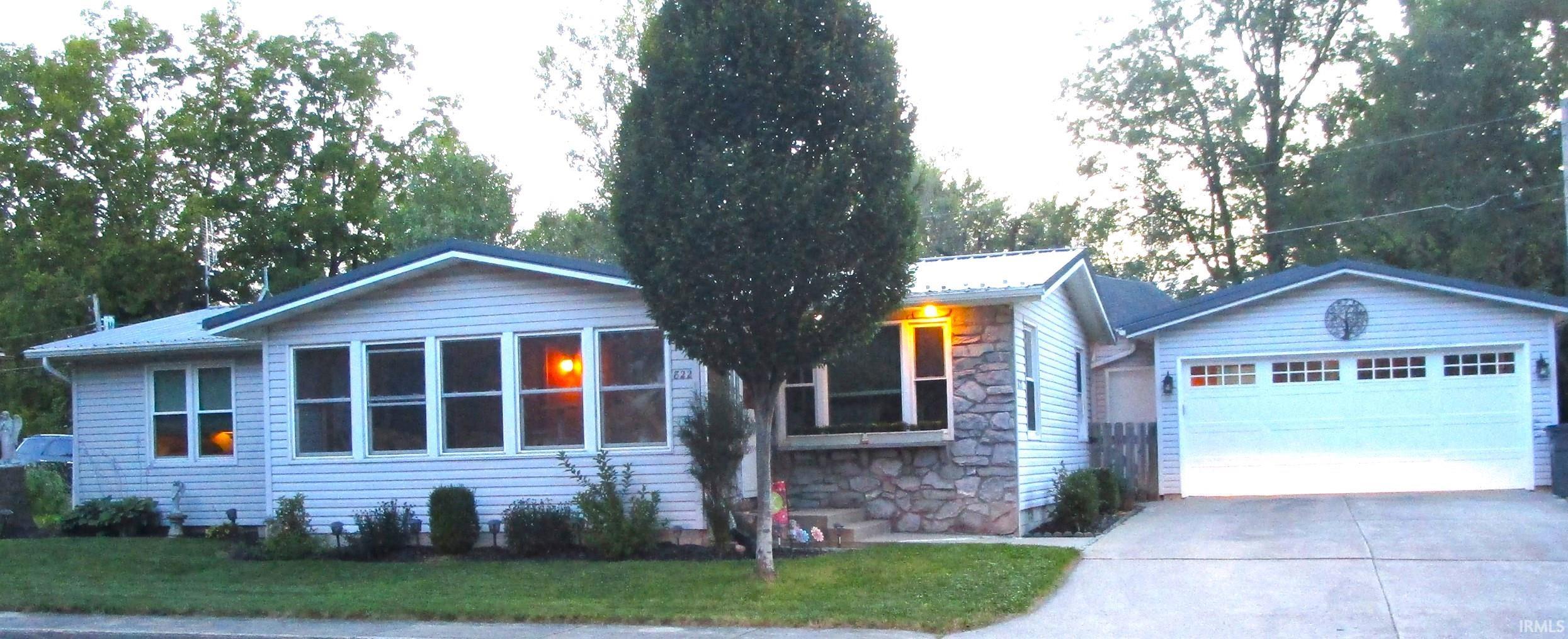822 Russell Street Decatur, IN 46733 - Photo 1 of 24