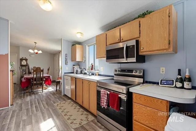 $300,000 | 798 West 100 South, Paul, ID 83347