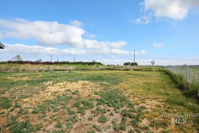 $300,000 | 798 West 100 South, Paul, ID 83347