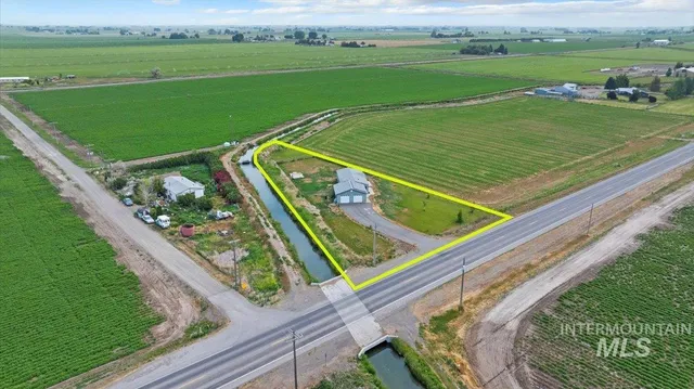 $300,000 | 798 West 100 South, Paul, ID 83347