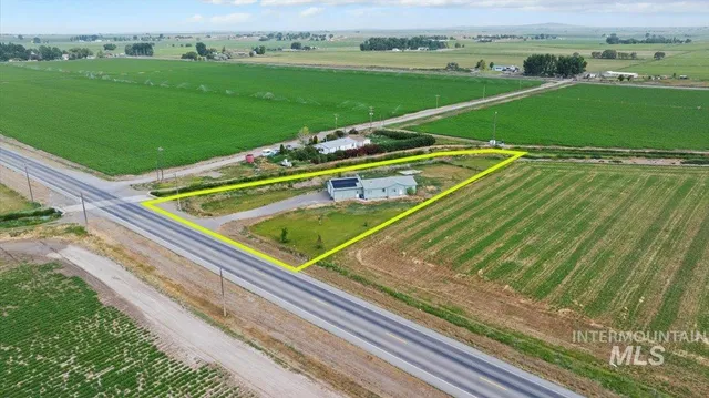 $300,000 | 798 West 100 South, Paul, ID 83347