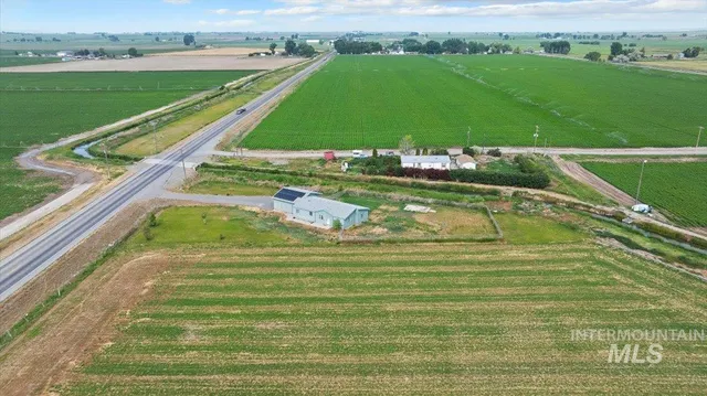 $300,000 | 798 West 100 South, Paul, ID 83347