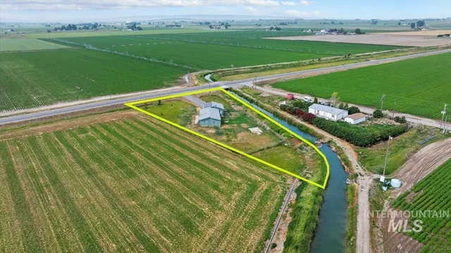 $300,000 | 798 West 100 South, Paul, ID 83347