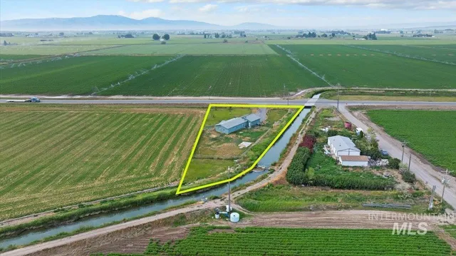 $300,000 | 798 West 100 South, Paul, ID 83347