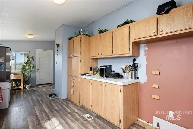 $300,000 | 798 West 100 South, Paul, ID 83347