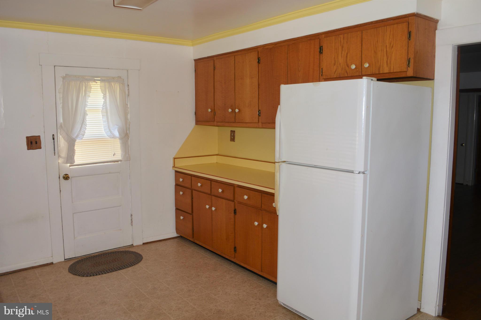 9061 Dumhart Road Laurel, MD 20723 - Photo 11 of 20 Kitchen